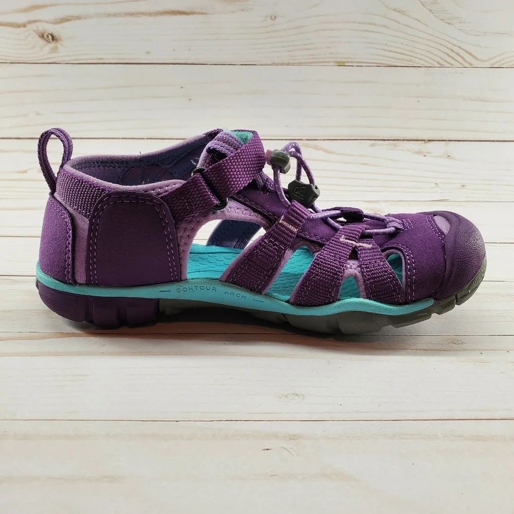 KEEN Youth Size‎ 2 Purple Seacamp II CNX Majesty Tibetan Stone Sandals 1020701